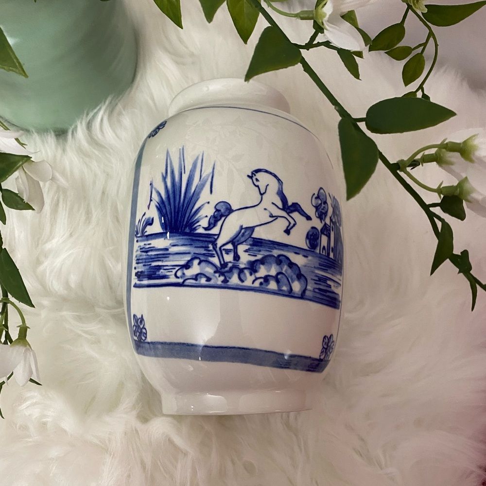 Tiffany & Co. Este Ceramiche
Ceramic vase